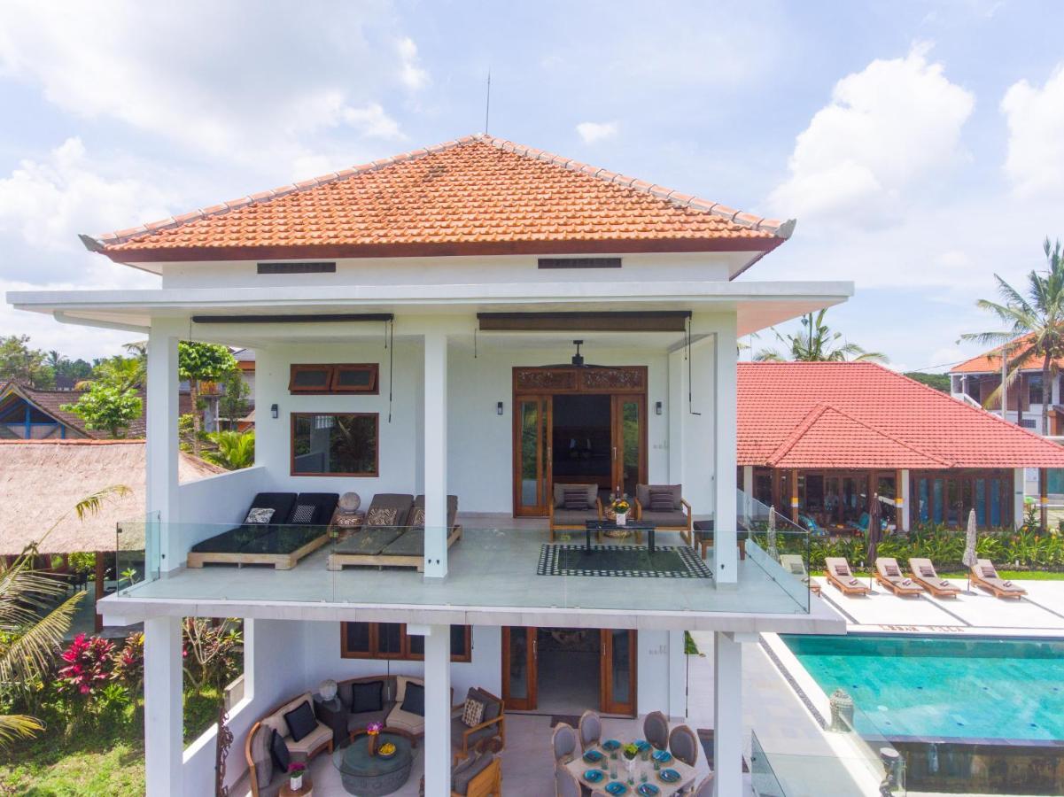 Wake up Paradise Lebah Villa III Four-Bedroom Villa