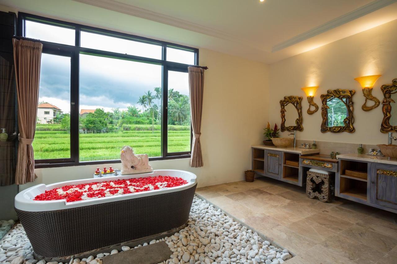 Four-Bedroom Villa Private Pool