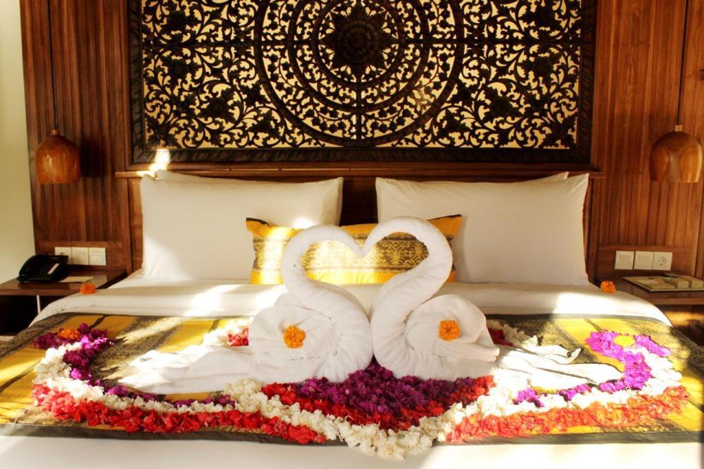 Royal Kenran Pool Suite