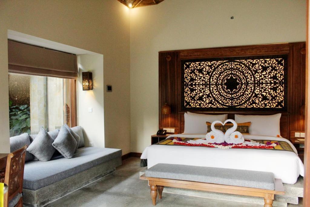 Royal Kenran Pool Suite