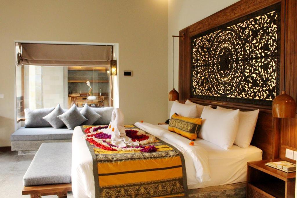 Royal Kenran Pool Suite