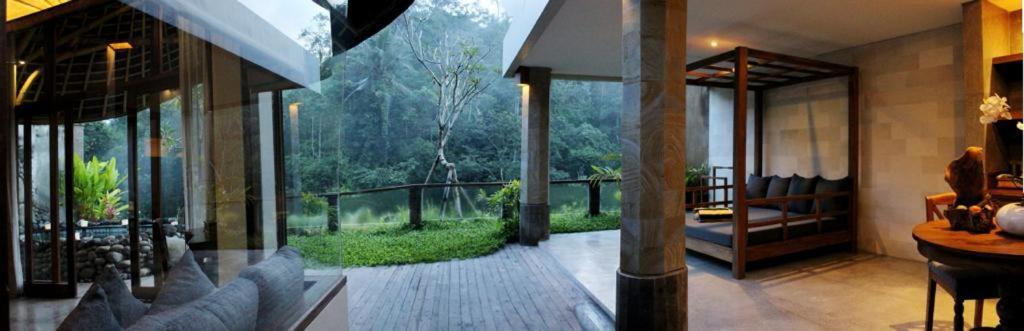 Royal Kenran Pool Suite