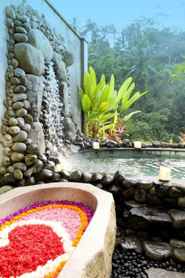 Royal Kenran Pool Suite