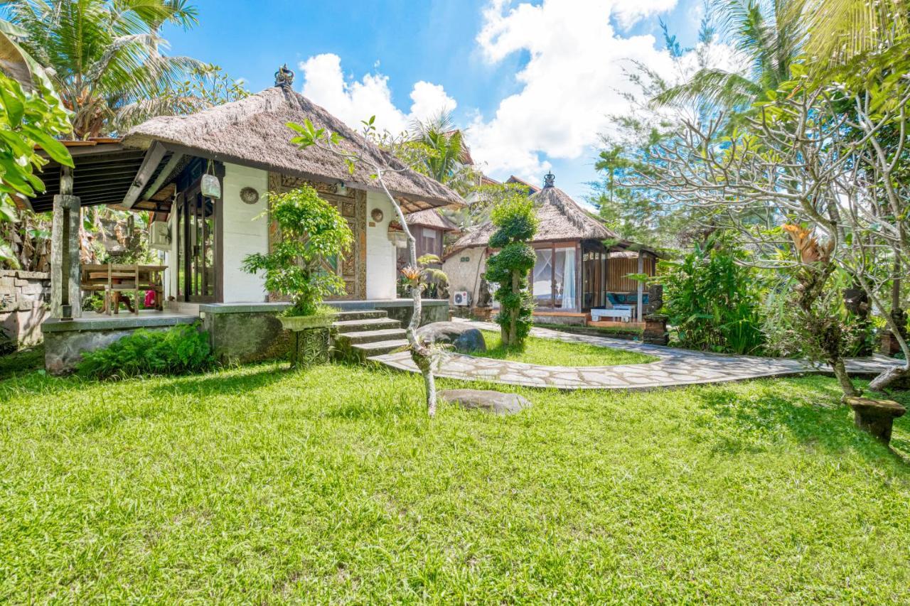 Superior Twin Bedroom Bungalow with Garden View  and Free Benefits