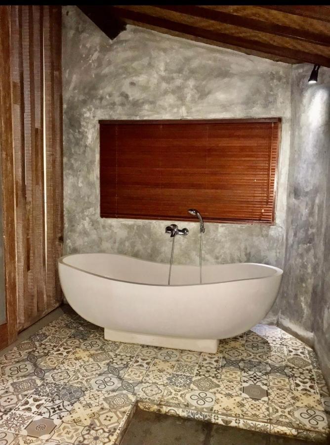 Deluxe Double Room Bath