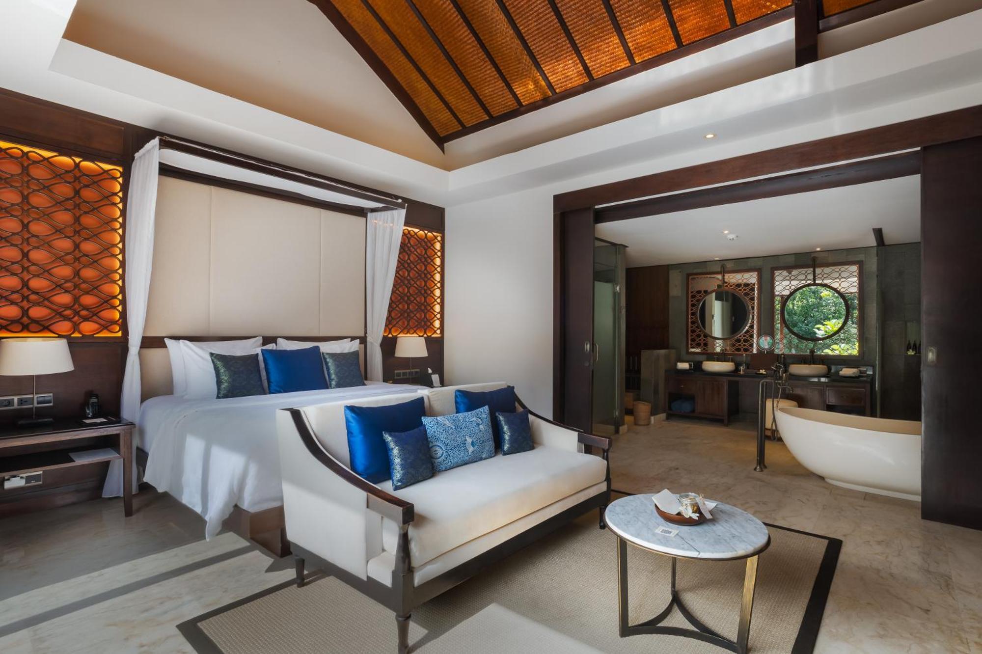 One-Bedroom Villa Private Heated Pool Complimentary One-time Floating Daily Usage Steam Sauna Ice Bath