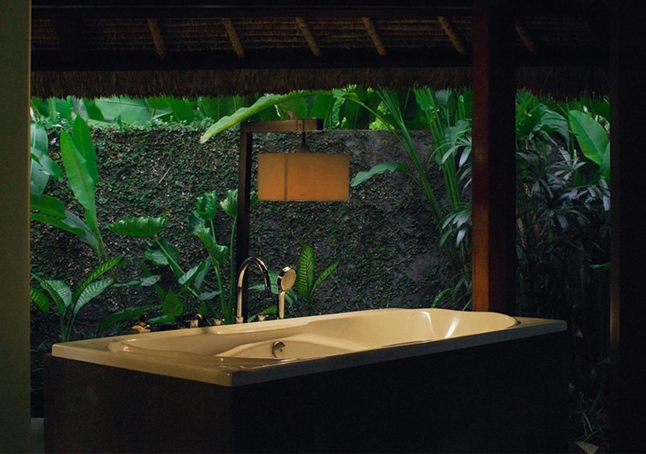 One Bedroom Honeymoon Suite Pool Villa Massage