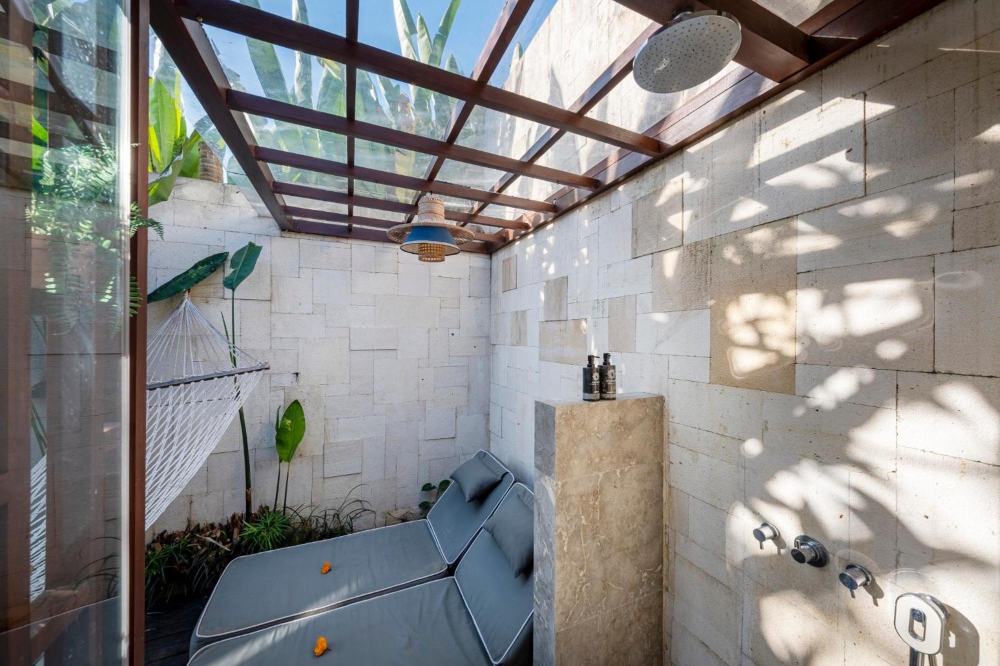 Royal One-Bedroom Villa with Private Pool and Jacuzzi