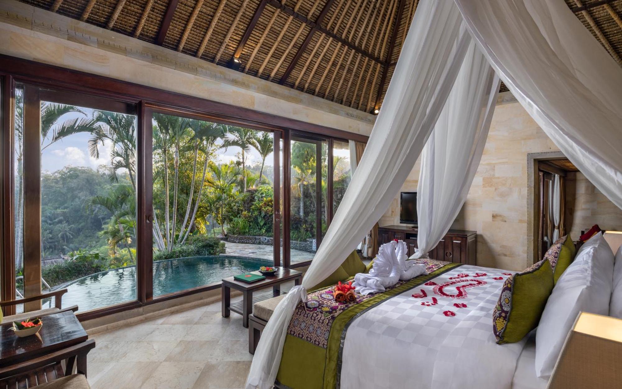 Royal Pool Villa Complimentary one-time Floating