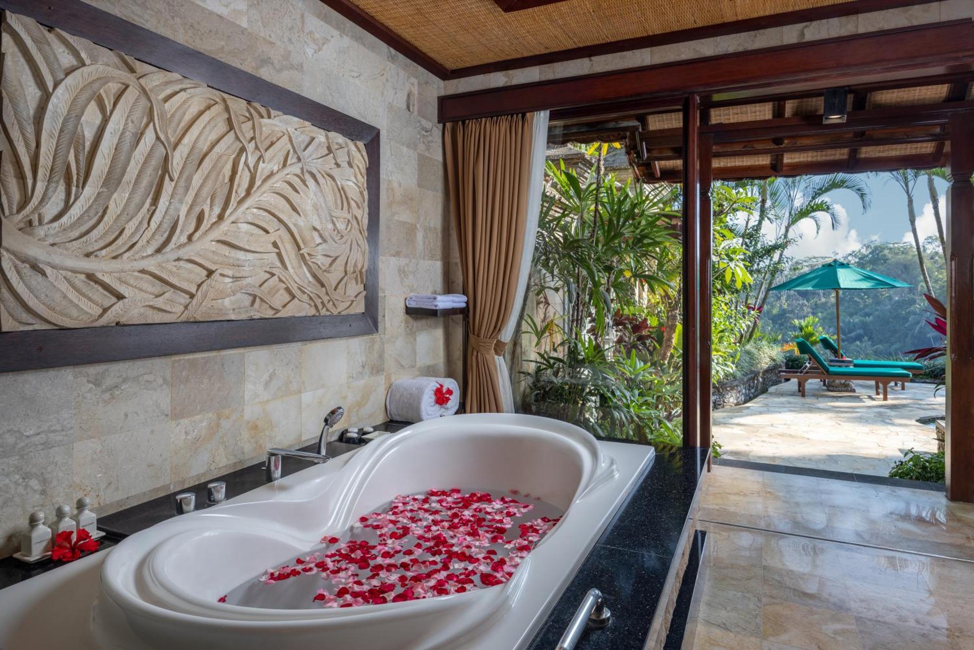 Royal Pool Villa Complimentary one-time Floating