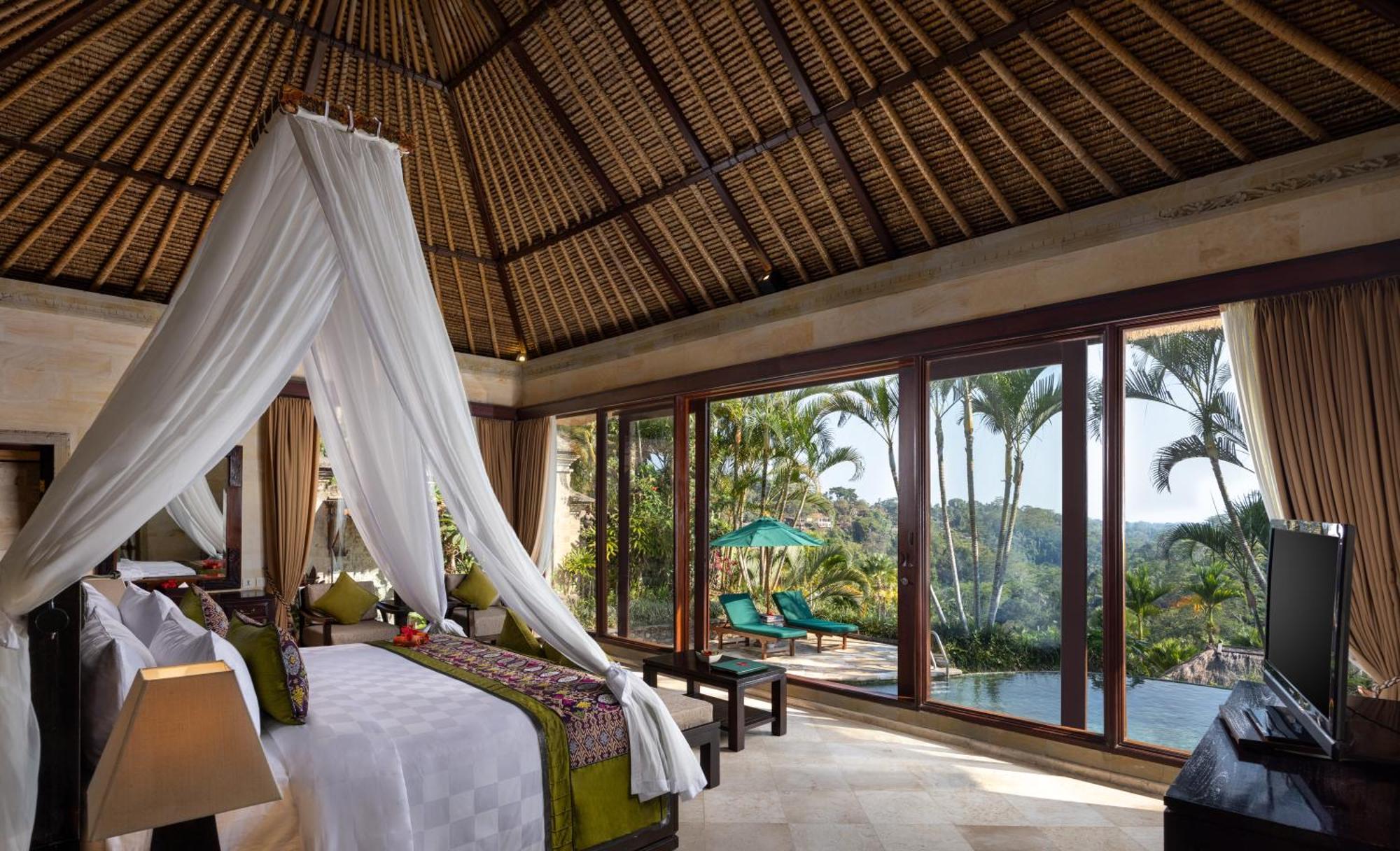 Royal Pool Villa Complimentary one-time Floating