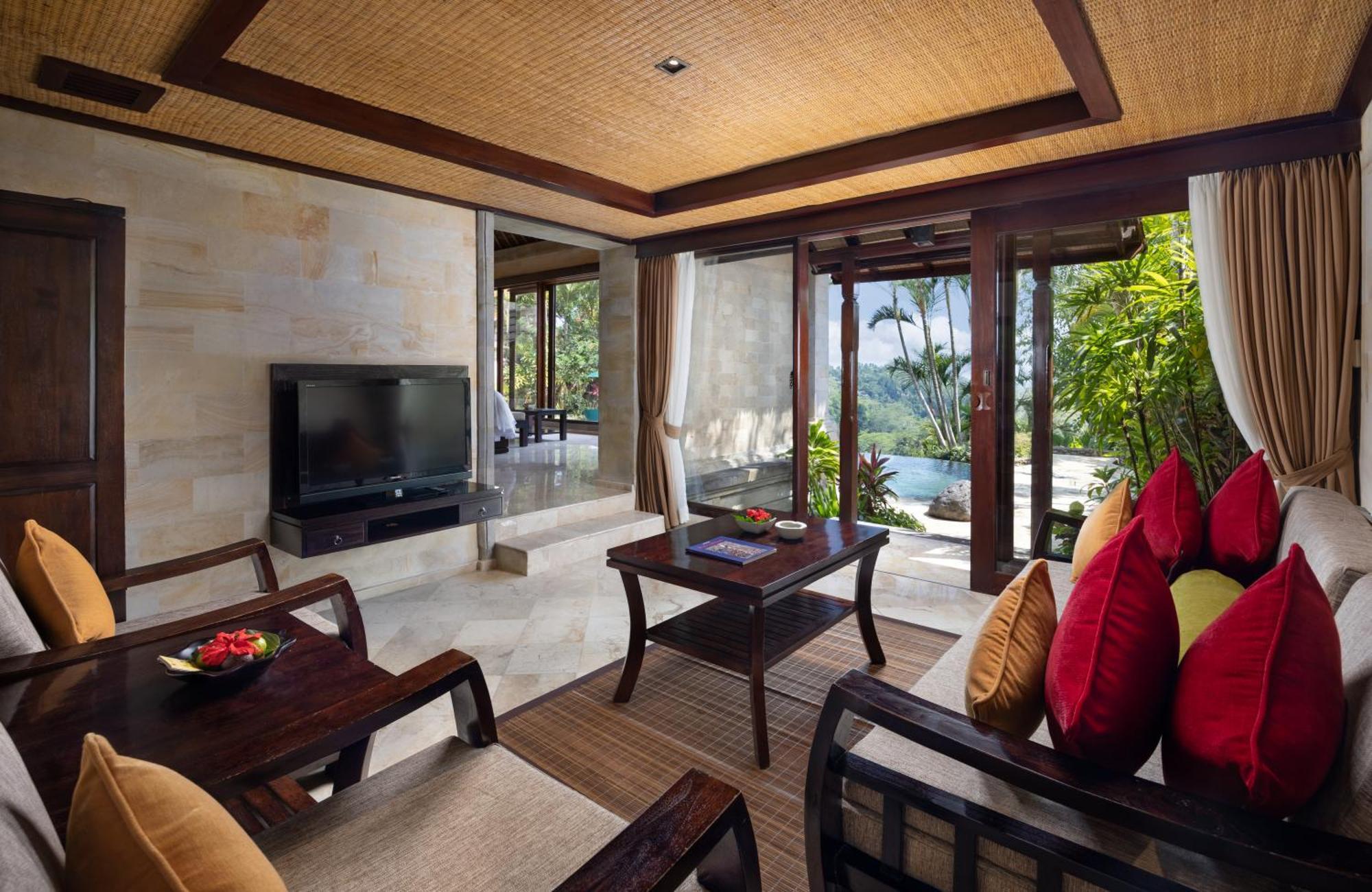 Royal Pool Villa Complimentary one-time Floating