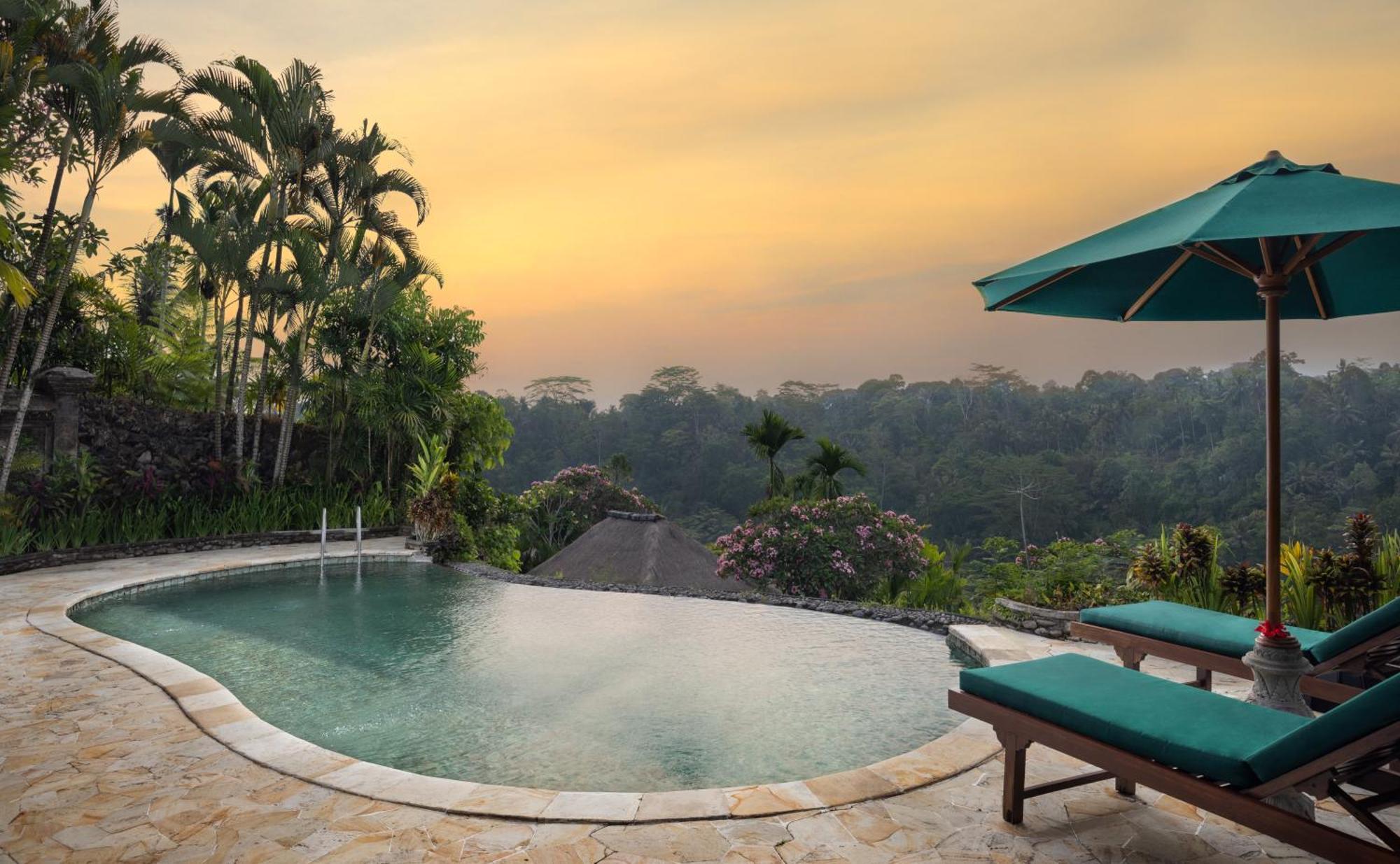 Deluxe Pool Villa Complimentary one-time Floating