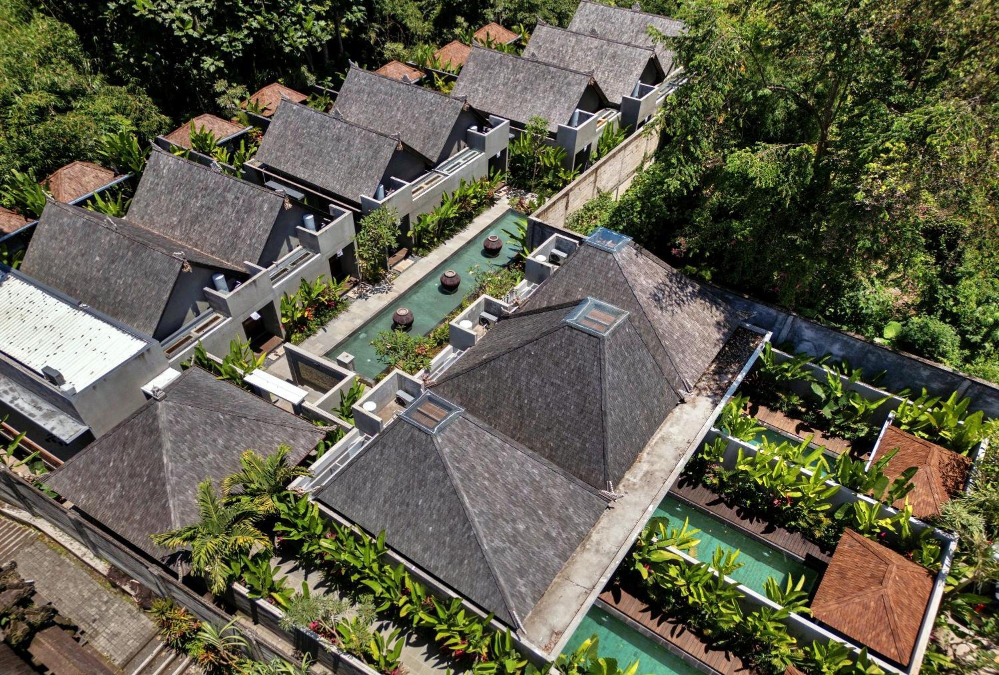 Premier Pool Villa One-time Complimentary Candlelight
