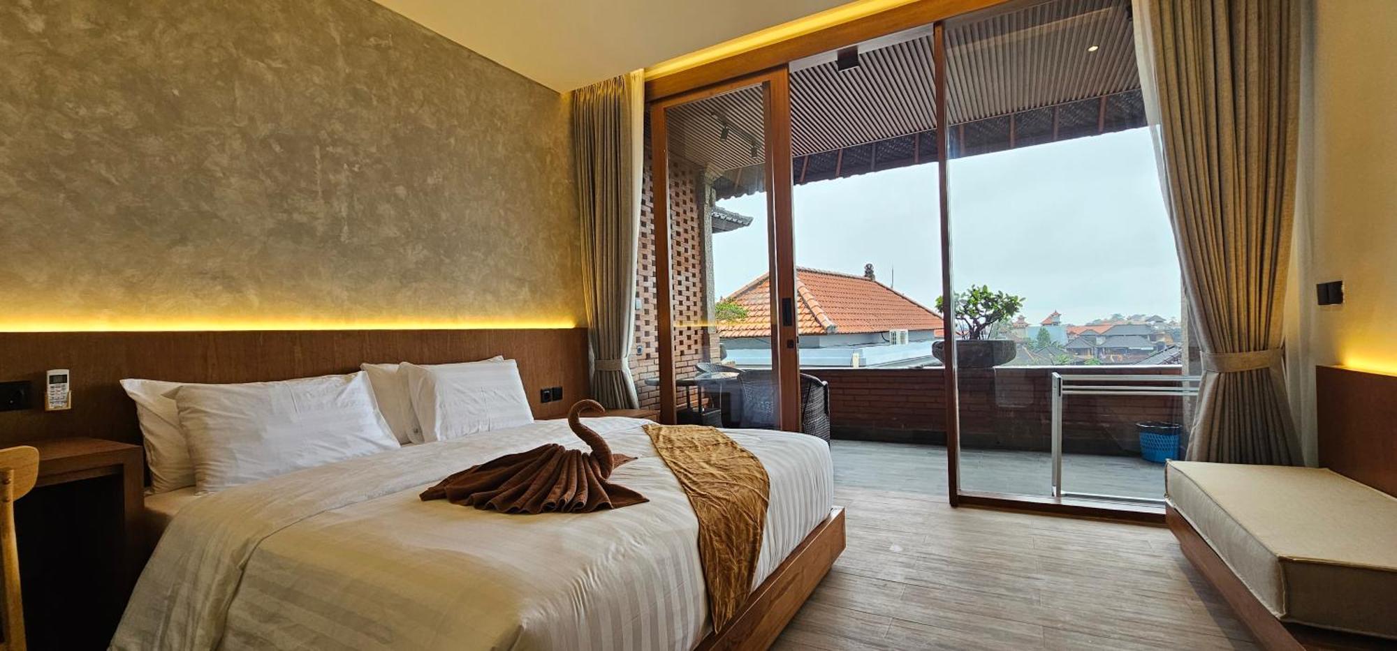Deluxe Double room Terrace or Balcony Pool view
