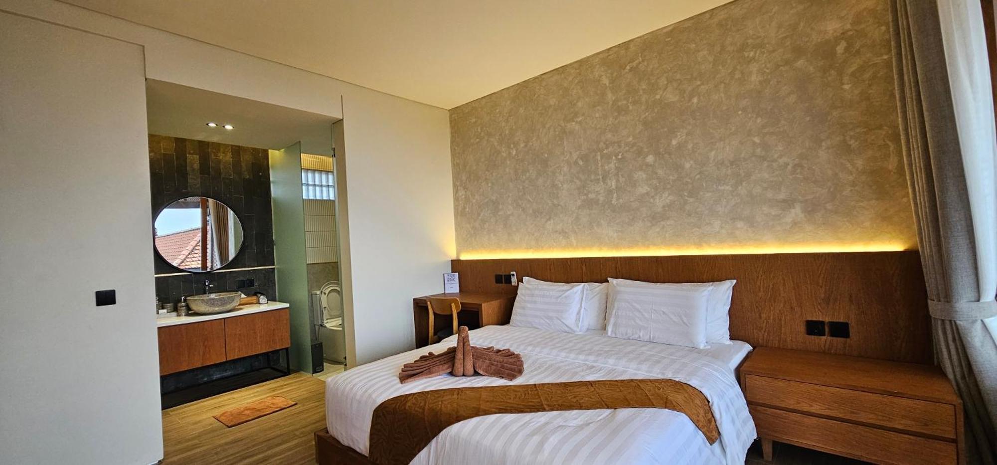 Deluxe Double room Terrace or Balcony Pool view