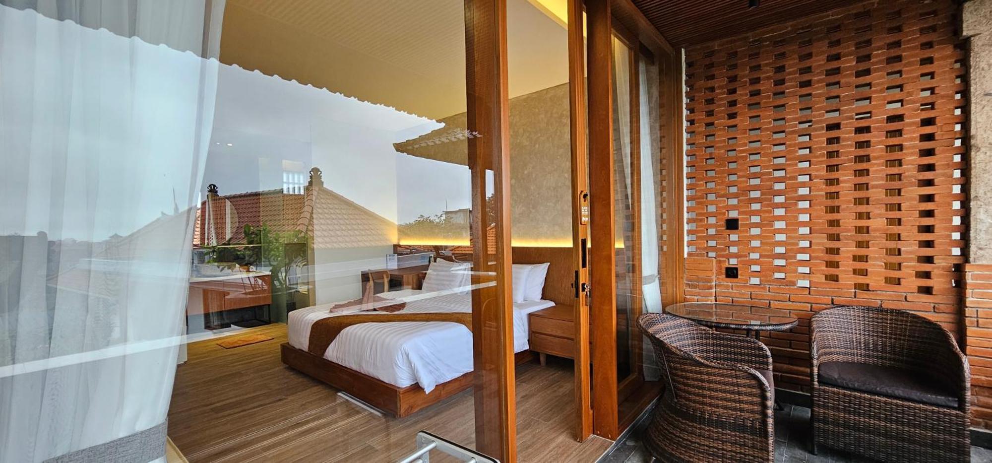 Deluxe Double room Terrace or Balcony Pool view