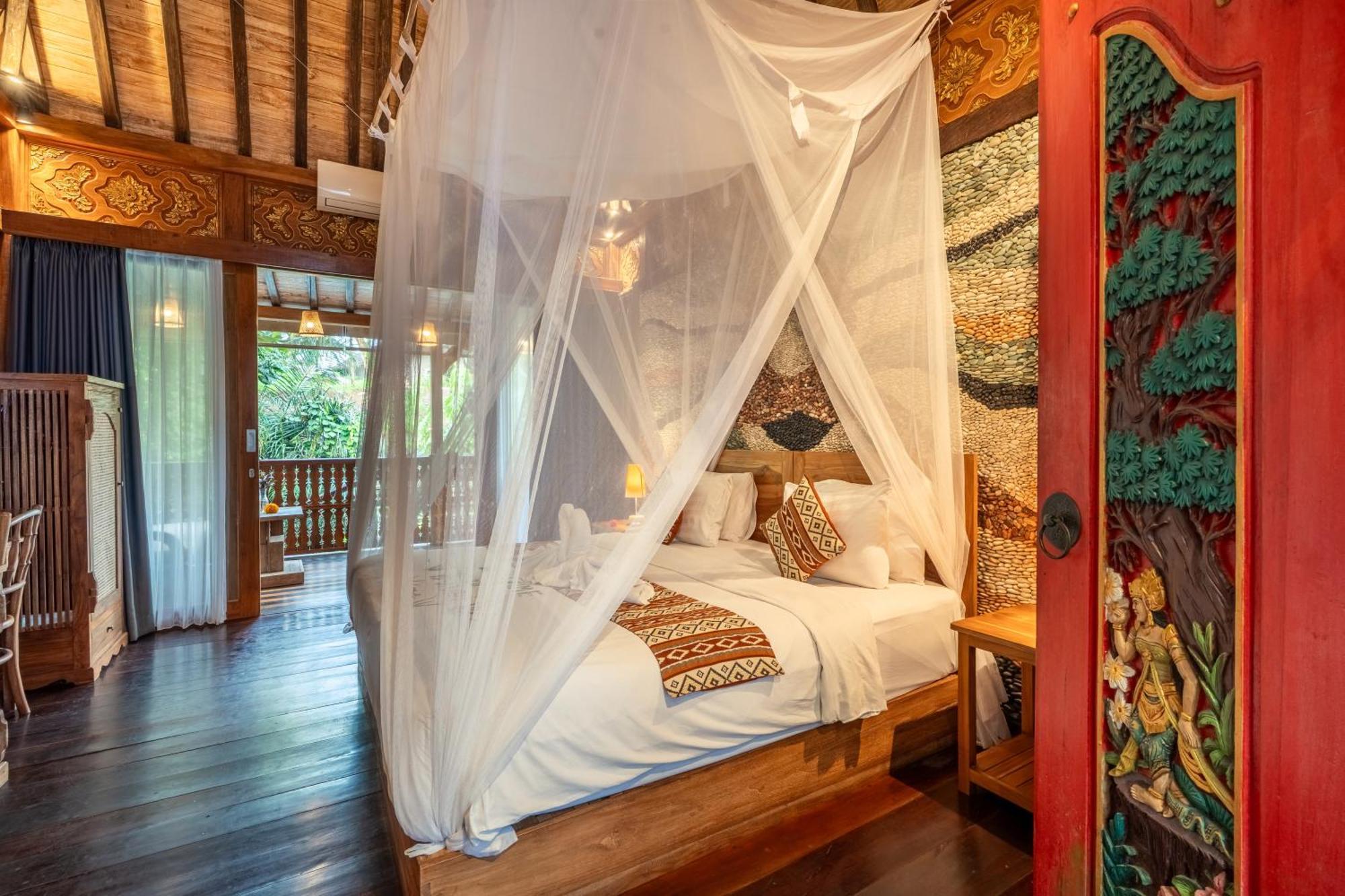Joglo King Villa