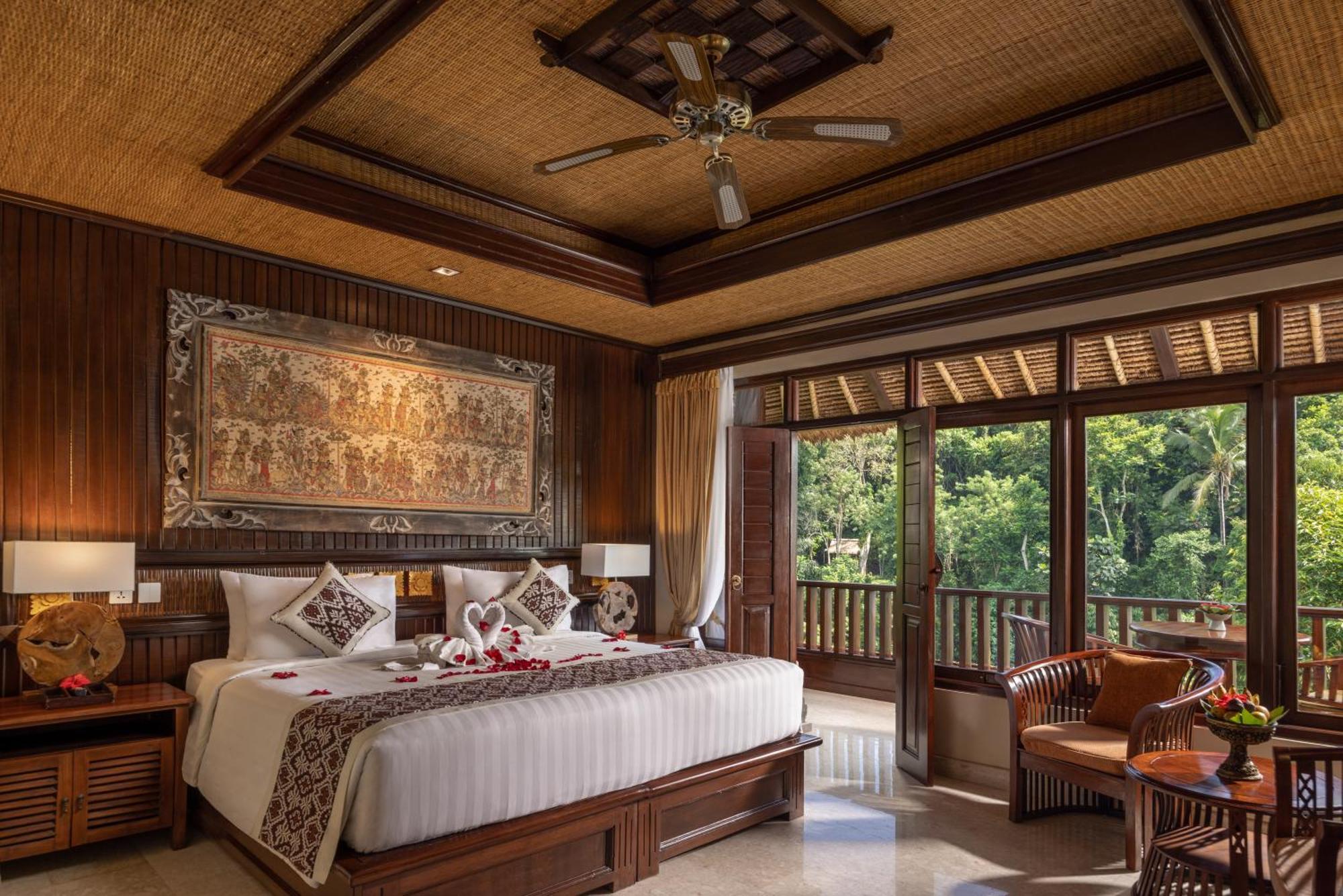 Premier Raja Room