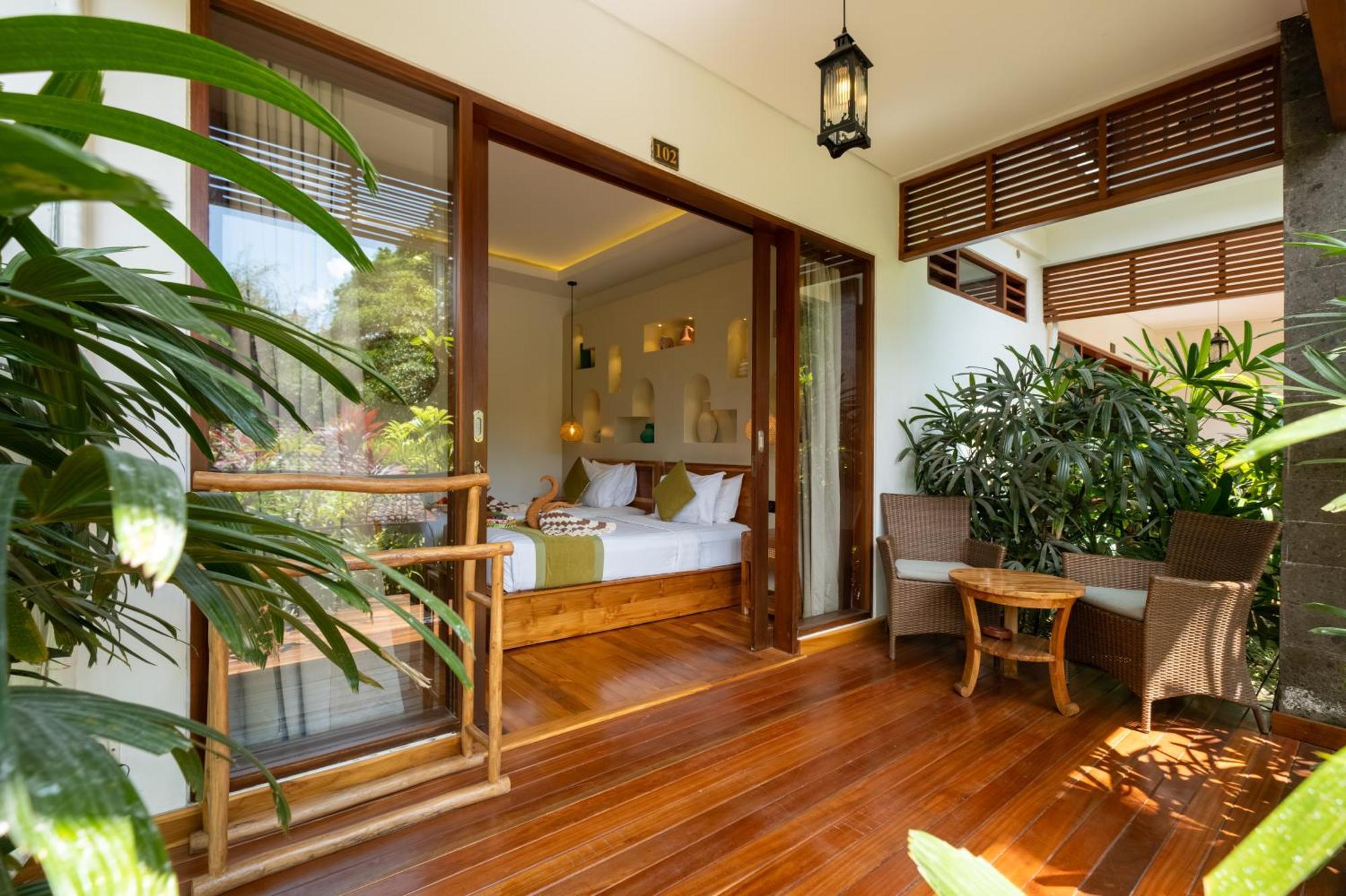 Superior Garden View Terrace