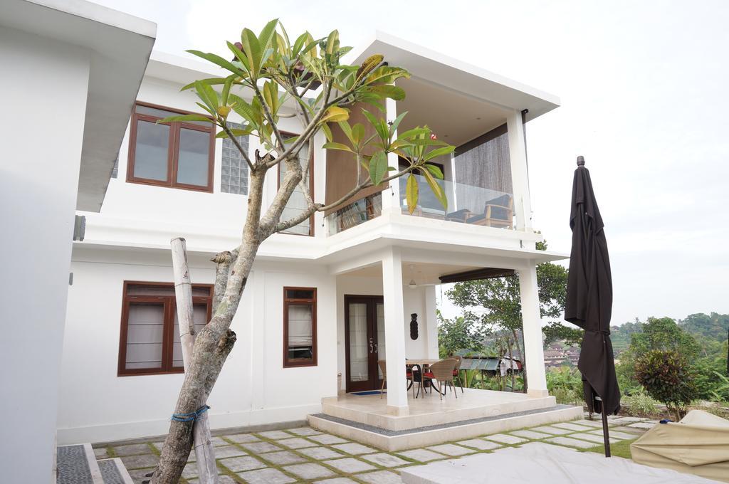 Wake up Paradise Lebah Villa I Two-Bedroom Villa