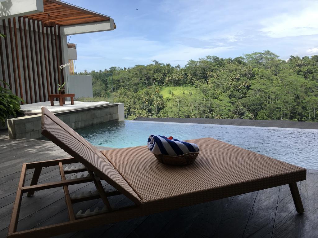 Royal One-Bedroom Two-Storey Pool Villa Jacuzzi One-Time Floating
