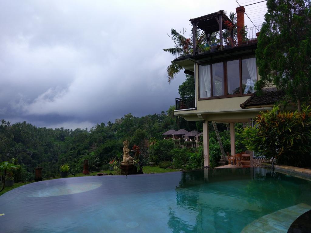 Apartemen dengan Balkon