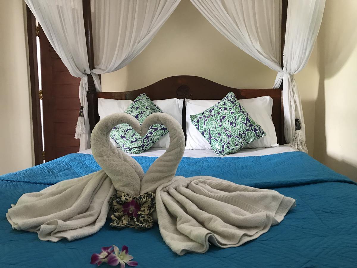 Deluxe Double Room Shower