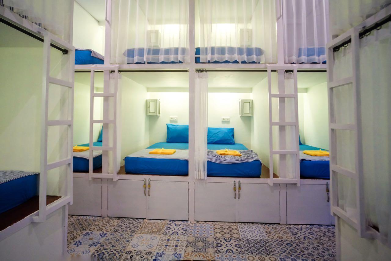 Single Bed Mixed Dormitory Room,573635589:JPEG