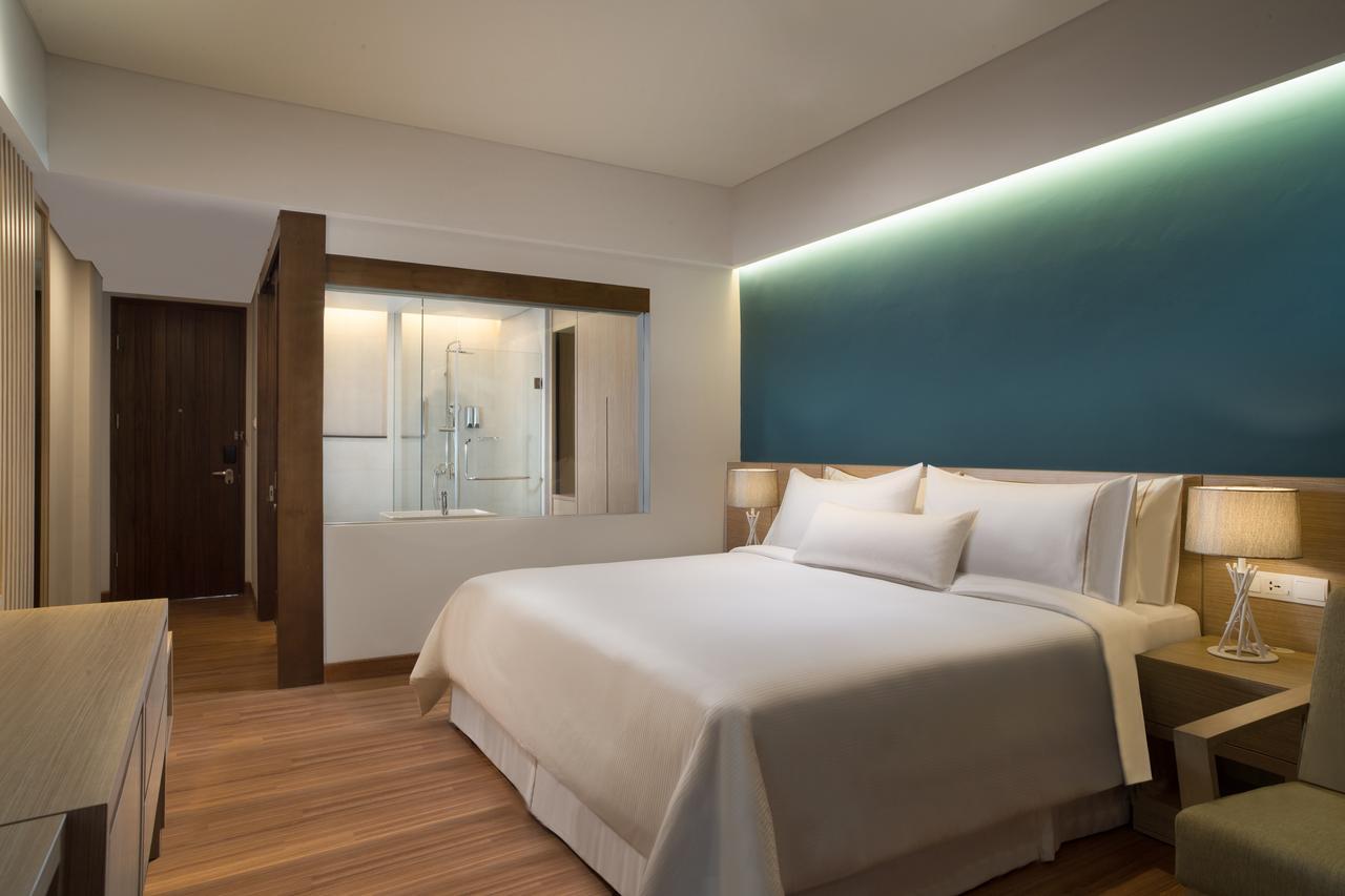 Deluxe Room Guest room 1 King Garden view Balcony Daily Shuttle to Monkey Forest Daily Yoga Bike to borrow Family Activity 24 Hour access to Motion Fitness Center
