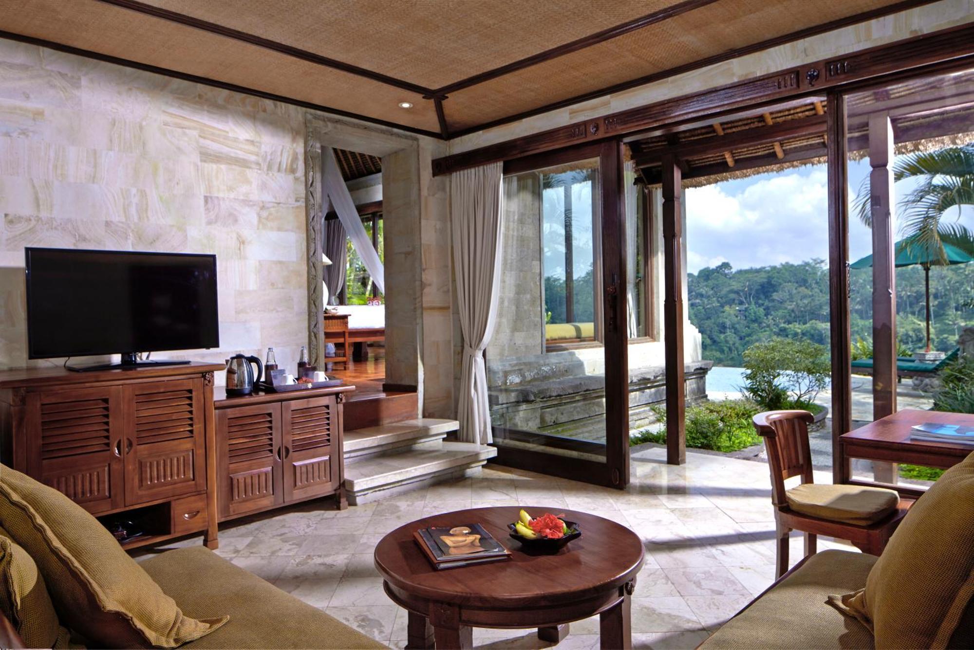 Deluxe Pool Villa Complimentary one-time Floating