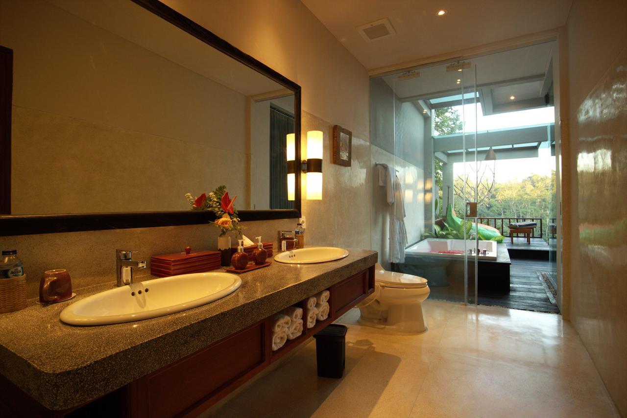 Deluxe One-Bedroom Pool Villa Jacuzzi