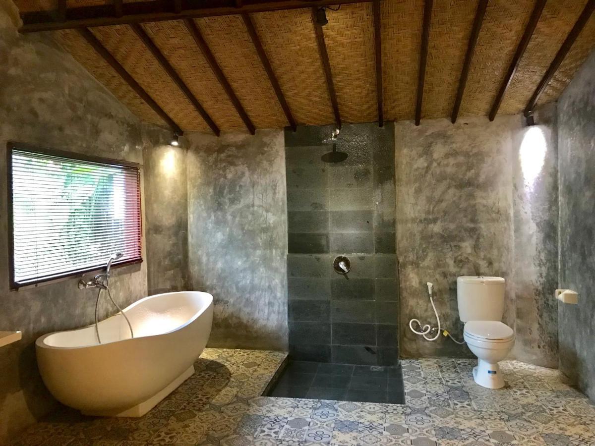 Deluxe Double Room Bath