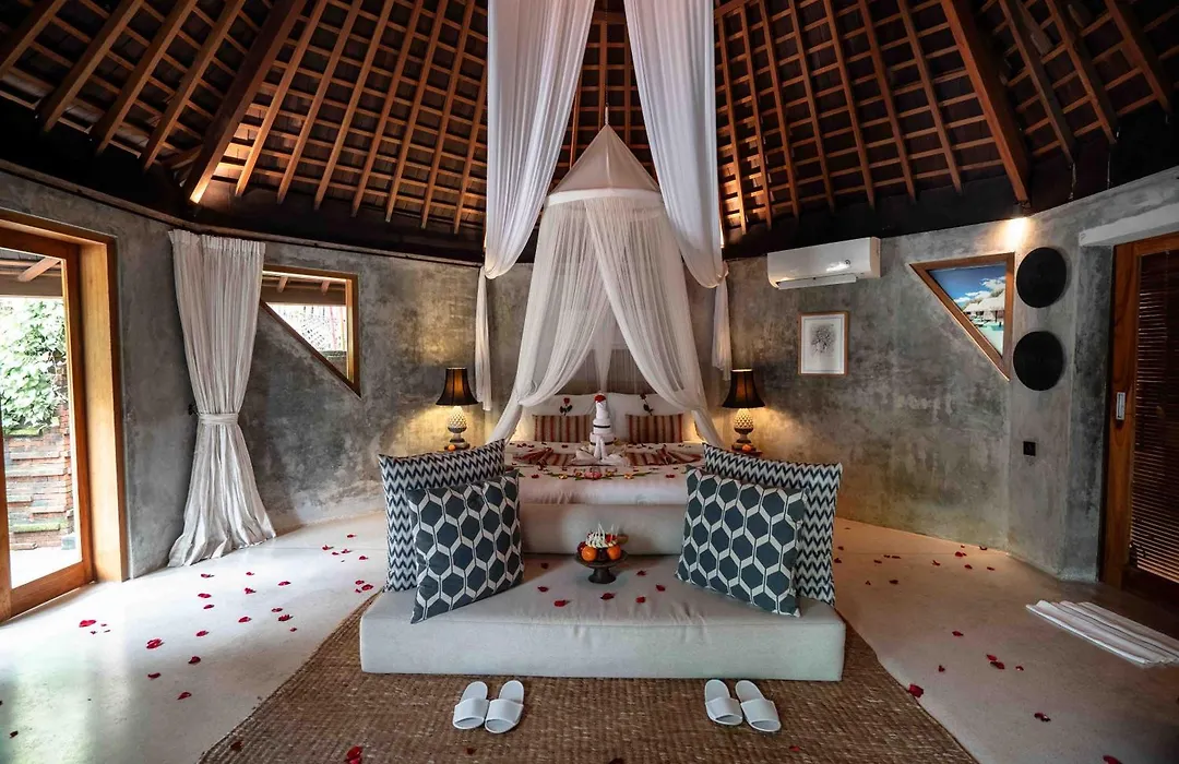The Sender Pool Suites-1
