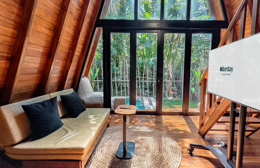 Hidden Den Villa Ubud-1