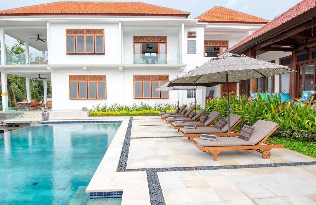 Quiet Luxury Paradise Fab Staff Lebah Villas Central Ubud-1