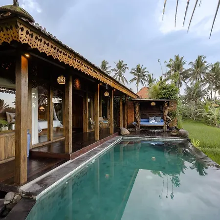 Airsania Ubud Antique Villas-2