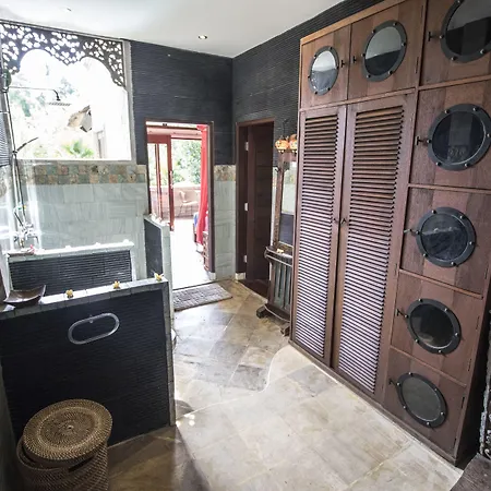 Avalon Ubud Castle & Spa-3