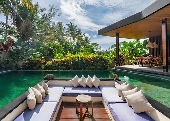 Villa Lembah Giri