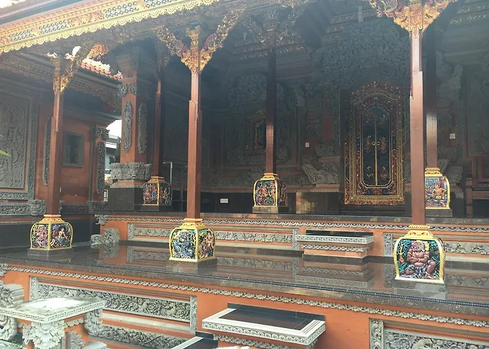 Gedong Bali Family