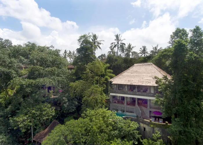 Villa Awang Awang