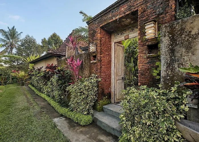 Kawan Antique Ubud Villa