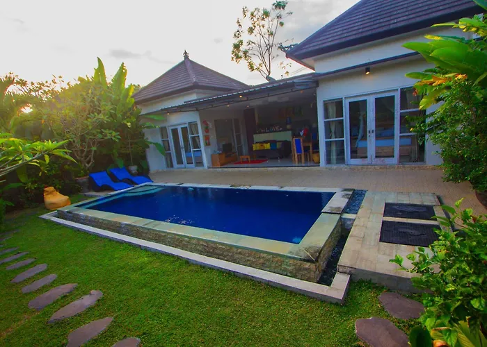 Ratna Villa