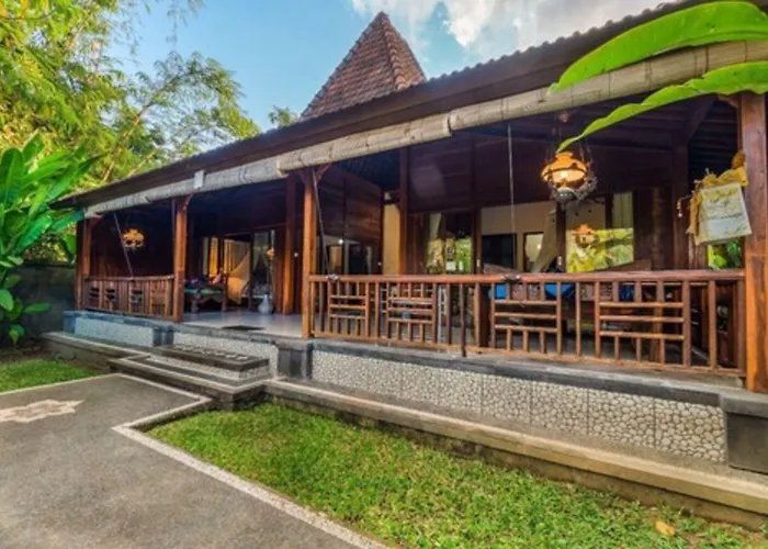 Sari Bamboo Villas