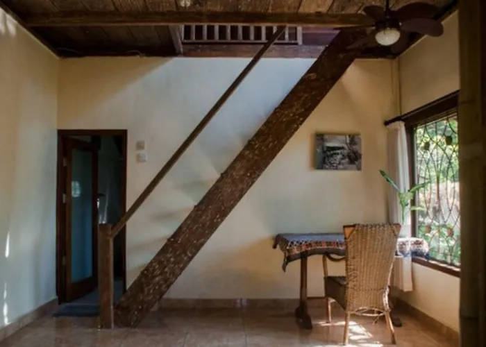 Sari Bamboo Villas